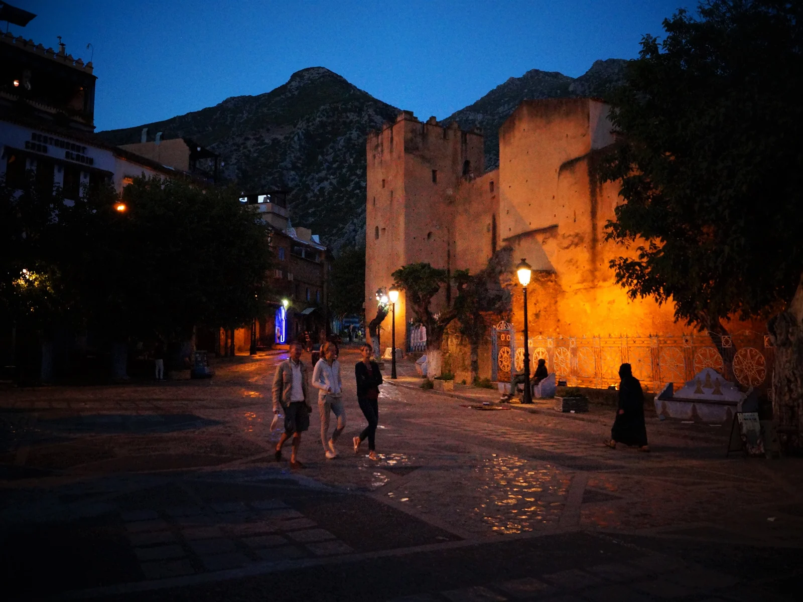 Plaza Uta el-Hammam and the kasbah in Chefchaouen